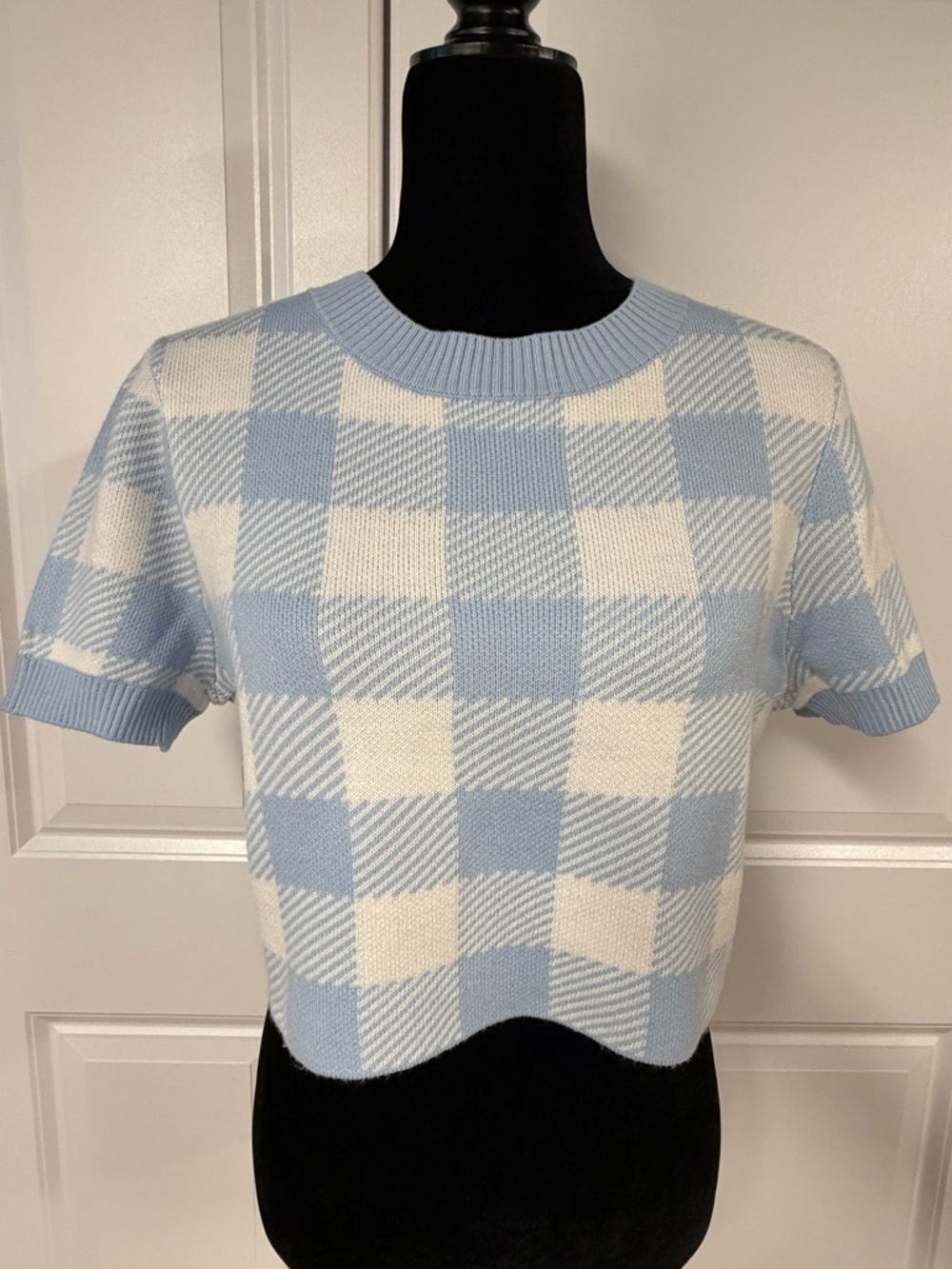 H&M Divided Cropped Checkered Sweater Top